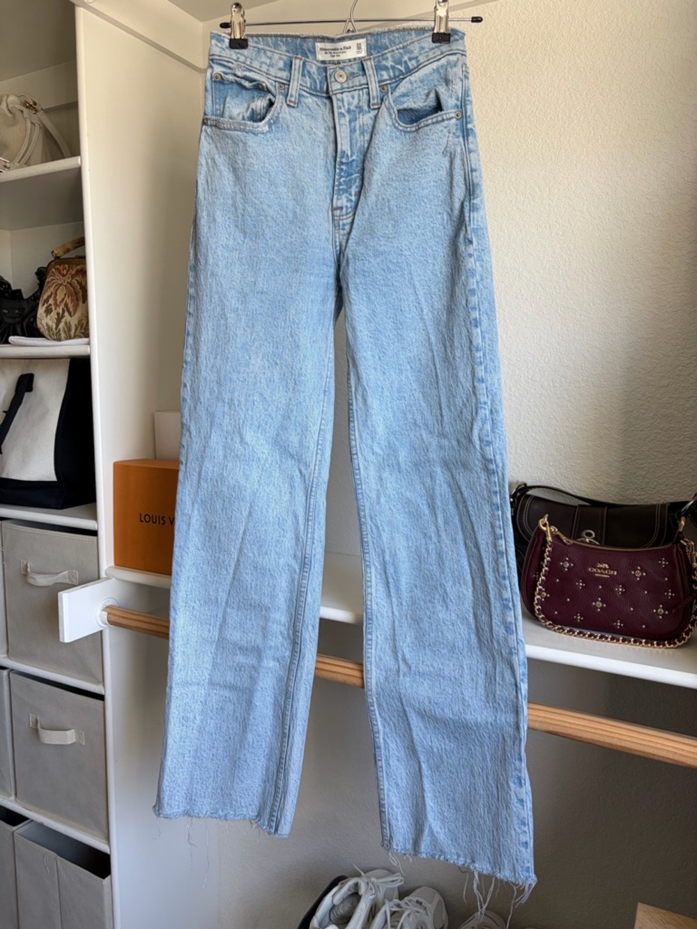 Abercrombie 90s Relaxed Jeans - High-Rise Straight Leg Jeans